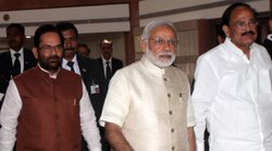 दबाव के बीच नरेंद्र मोदी ने भूमि विधेयक में बदलाव पर सहमत होने के दिए संकेत