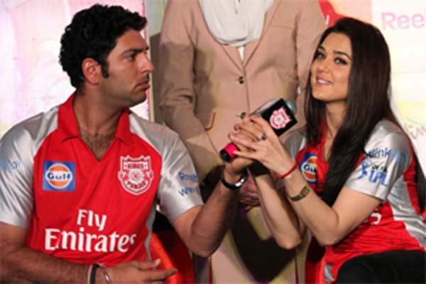 इस ख़बर को सुनते ही प्रीति जिंटा को गुस्सा आया और उन्होंने अपनी नाराज़गी सोशल साइट ट्विटर के ज़रिए जाहिर की।