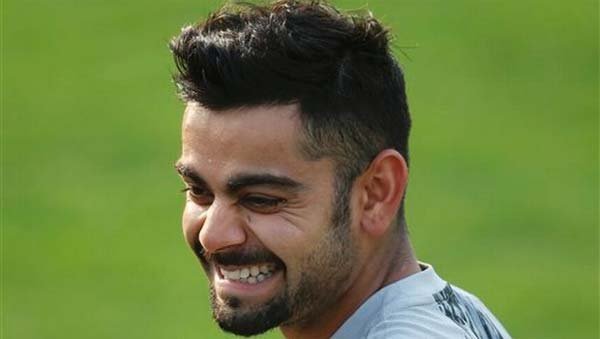 सलमान खान ने अब विराट कोहली की तारीफ में यह बात कही है या ताने मारे हैं यह तो हम नहीं जानते लेकिन यह देखना दिलचस्प होगा कि विराट कोहली इस कमेंट को किस तरह लेते हैं। (फोटो: फाइल)