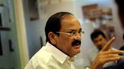 GST Bill: सोनिया से मिले वैंकेया, PM मोदी 26 जनवरी से पहले विपक्ष से कर सकते हैं चाय पर चर्चा