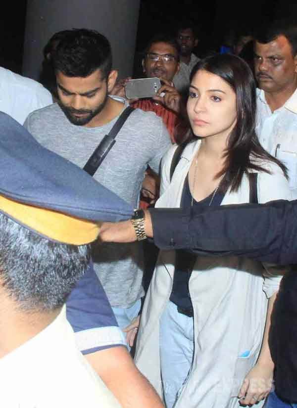 Anushka Sharma & Virat Kohli Return From Australia Together Spotted In Airport
