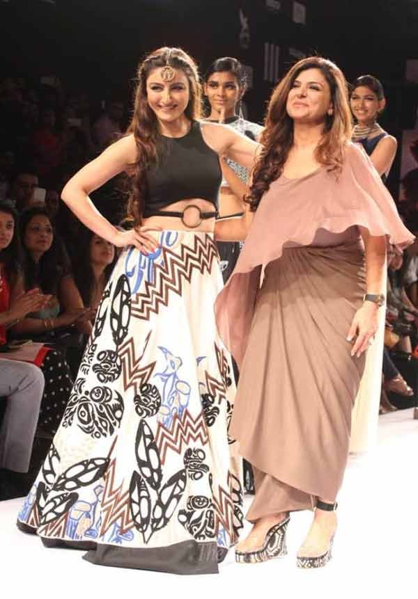 Lakme Fashion Week, LFW 2015, LFW 2015 News, LFW 2015 Latest News, aditya roy kapur, aditya roy kapur pictures, aditya roy kapur ramp walk, aditya roy kapur lfw 2015, aditya roy kapur lfw, soha ali khan, soha ali khan lfw 2015, ileana dcruz, akshara haasan, esha gupta, genelia dsouza, ali fazal, lfw 2015