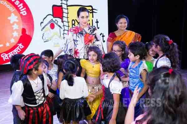 इंरनेशनल स्कूल फेलोशिप ब्राइट स्टार्ट को स्पोर्ट करने पहुंचीं फ़िल्म अभिनेत्री करिश्मा कपूर। (स्रोत-वरिंदर चावला)
