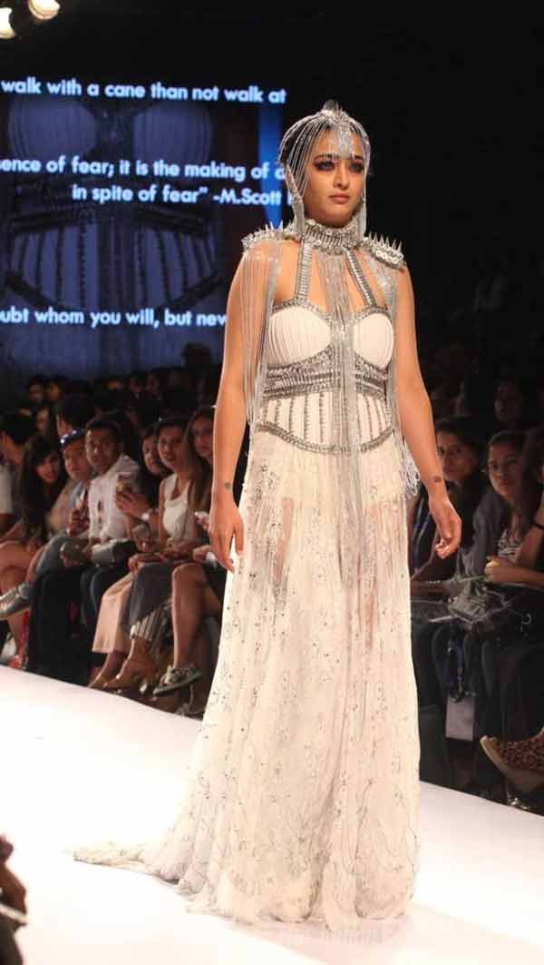 Lakme Fashion Week, LFW 2015, LFW 2015 News, LFW 2015 Latest News, aditya roy kapur, aditya roy kapur pictures, aditya roy kapur ramp walk, aditya roy kapur lfw 2015, aditya roy kapur lfw, soha ali khan, soha ali khan lfw 2015, ileana dcruz, akshara haasan, esha gupta, genelia dsouza, ali fazal, lfw 2015