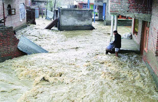 बारिश, कश्‍मीर,flood fear, haunts, kashmir, jhelum