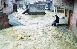 बारिश, कश्मीर,flood fear, haunts, kashmir, jhelum