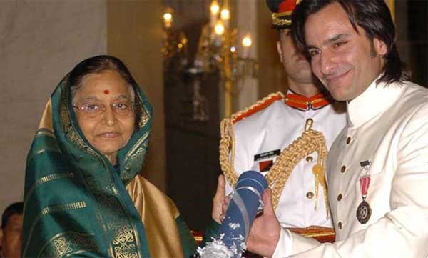 रिपोर्ट एक आरटीआई कार्यकर्ता की शिकायत के बाद मांगी गई है, जिसने मुंबई की एक अदालत द्वारा सैफ के खिलाफ आरोप तय करने की खबर के बाद उनसे पद्म पुरस्कार वापस लेने की मांग की थी। (फोटो: भाषा)