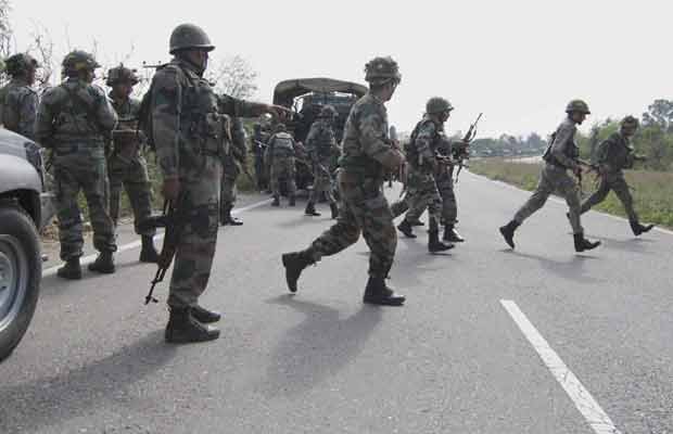 Jammu Kashmir, Kashmir Attack, Terror Attack Kashmir, Kashmir Valley, JK Terror Attack, Shopian, Militants Attack Shopian, Kashmir Militants, Kashmir Militancy, Kashmir Violence, Kashmir Violence on Policement, Militants Attack Policemen, Kashmir News, India News