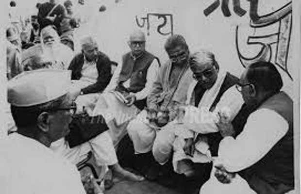 babri masjid case, babri masjid demolition, l k advani, babri masjid notice, allahabad high court, supreme court, supreme court babri masjid, babri mosque, murli manohar joshi, uma bharti, india news, nation news