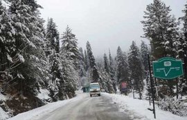 snowfall in Valley, Jammu-Srinagar highway, Awantipora area, Pir Panjal mountain range, Srinagar International Airport, Srinagar city