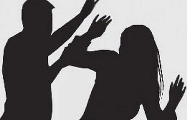 Murder, Engineer, Wife Murder, Beat to Death, Cricket Bat, Ghaziabad, New Delhi