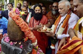 pm narendra modi, modi offers prayers, ganga talao, mauritius, modi mauritius tour
