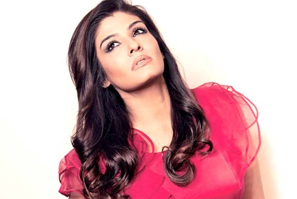बॉलीवुड की 'मस्त-मस्त गर्ल' रवीना टंडन बनने जा रही हैं पाकिस्तानी। (फोटो: बॉलीवुड हंगामा)