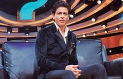 आख़िर शाहरुख ख़ान ने क्यों उतारी कमीज़