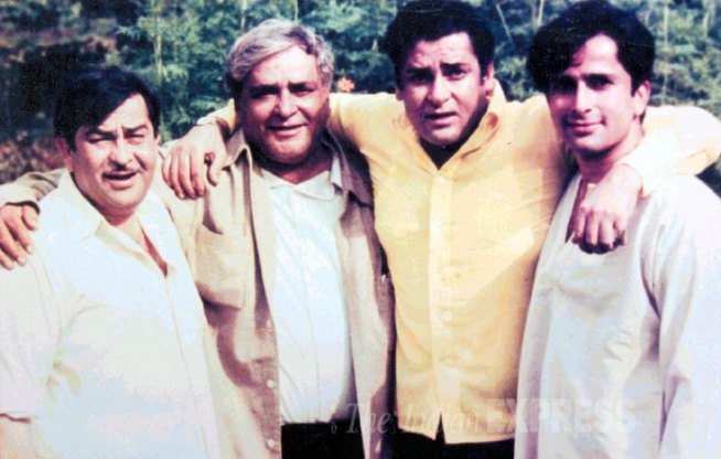 1978 में उन्होंने अपना प्रोडक्शन हाउस ‘फिल्म वाला’ शुरू किया। शशि कपूर ने ‘जुनून’, ‘कलयुग’, ‘36 चौरंगी लेन’, ‘विजेता’ और ‘उत्सव’ जैसी फिल्में बनाईं, जिन्हें खूब सराहा गया।