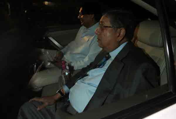 suresh raina, suresh raina wedding, suresh raina wedding pictures, raina wedding pictures, ms dhoni, sakshi dhoni, shikhar dhawan, virender sehwag, mohd kaif, stephen fleming, anupam kher, n srinivasan, akhilesh yadav, raina pictures, dhoni raina pictures