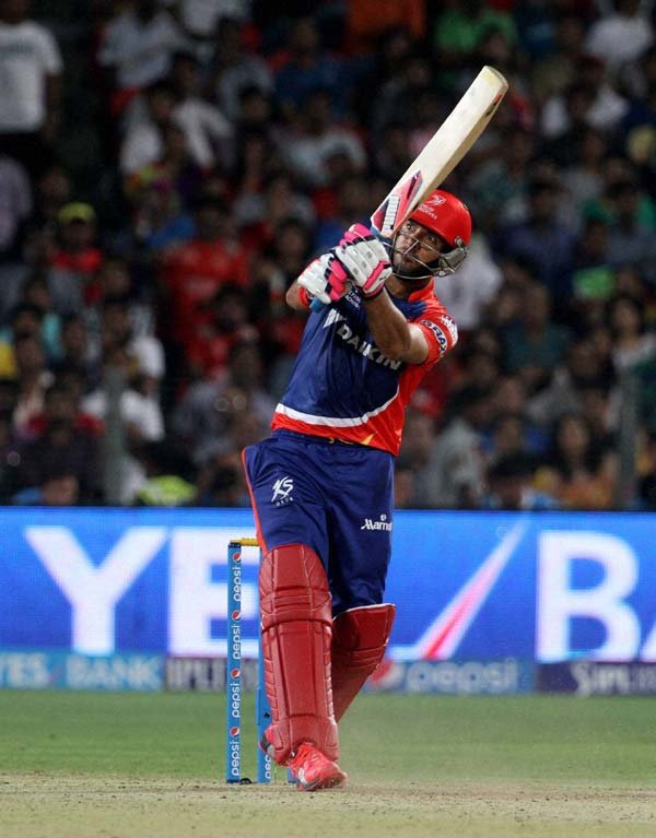 Yuvraj Singh, Yuvraj Singh Fifty, Yuvraj Singh Six, Yuvraj Singh 50, Virender Sehwag, Virender Sehwag Six, Virender Sehwag 47, KXIP vs DD, KXIP vs DD Live, KXIP vs DD Score, Kings XI Punjab, Delhi Daredevils, Punjab vs Delhi, IPL T20, IPL 8, IPL News