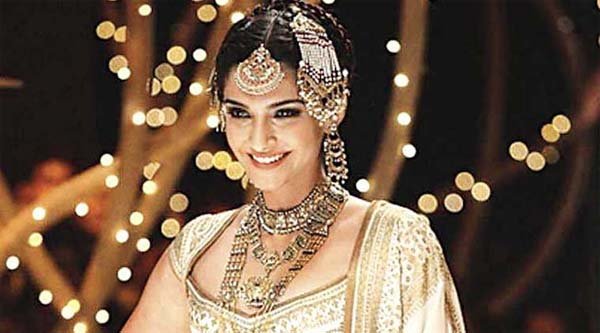 sonam kapoor, actress sonam kapoor, sonam kapoor movies, sonam kapoor upcoming movies, Neerja Bhanot, sonam kapoor in Neerja Bhanot movie, Neerja Bhanot movie, Neerja Bhanot biopic, Atul Kasbekar, sonam starts shooting, entertainment news