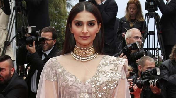 sonam kapoor, actress sonam kapoor, sonam kapoor movies, sonam kapoor upcoming movies, Neerja Bhanot, sonam kapoor in Neerja Bhanot movie, Neerja Bhanot movie, Neerja Bhanot biopic, Atul Kasbekar, sonam starts shooting, entertainment news