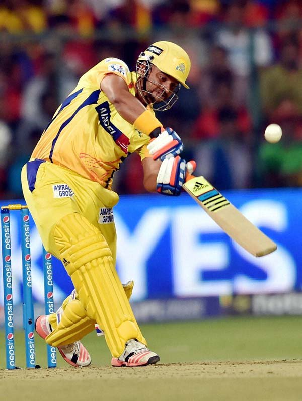 Suresh Raina, Ashish Nehra, Chennai Super Kings, Royal Challengers Bangalore, RCB vs CSK, IPL 2015, IPL Gallery, IPL Match