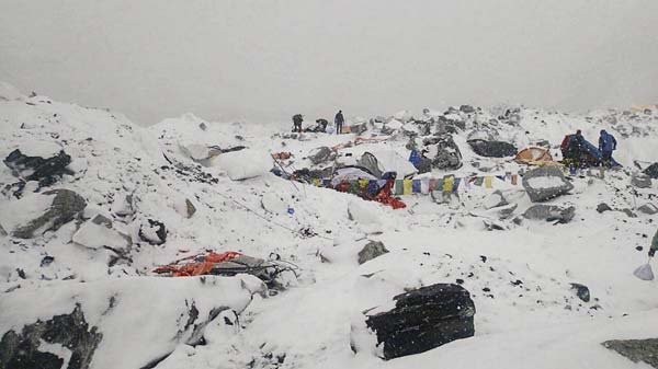 Mount Everest, Mount Everest Avalanches, 18 Mountaineers Died, Mount Everest Nepal, Temblor Mount Everest, Sagarmāthā, Nepal Temblor, Temblor In Nepal, Nepal Earthquake, Nepal News