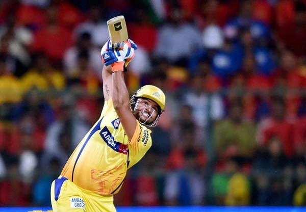 Suresh Raina, Ashish Nehra, Chennai Super Kings, Royal Challengers Bangalore, RCB vs CSK, IPL 2015, IPL Gallery, IPL Match