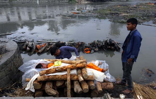 Nepal Earthquake, Pashupatinath Pyres, Nepal Earthquake Pyres, Earthquake Pyres, Pyres in Nepal, Nepal News