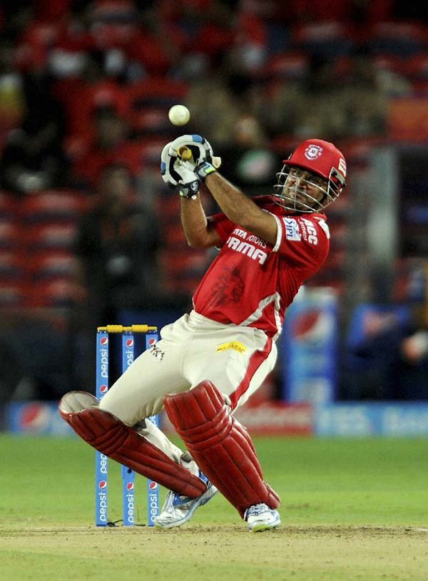 Yuvraj Singh, Yuvraj Singh Fifty, Yuvraj Singh Six, Yuvraj Singh 50, Virender Sehwag, Virender Sehwag Six, Virender Sehwag 47, KXIP vs DD, KXIP vs DD Live, KXIP vs DD Score, Kings XI Punjab, Delhi Daredevils, Punjab vs Delhi, IPL T20, IPL 8, IPL News