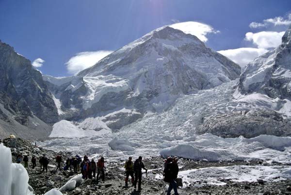 Mount Everest, Mount Everest Avalanches, 18 Mountaineers Died, Mount Everest Nepal, Temblor Mount Everest, Sagarmāthā, Nepal Temblor, Temblor In Nepal, Nepal Earthquake, Nepal News