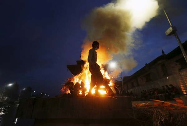 Nepal Earthquake, Pashupatinath Pyres, Nepal Earthquake Pyres, Earthquake Pyres, Pyres in Nepal, Nepal News