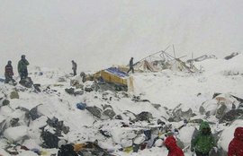 Mount Everest, Mount Everest Avalanches, 18 Mountaineers Died, Temblor Mount Everest, Nepal Temblor, Temblor In Nepal, Nepal Earthquake, Nepal News