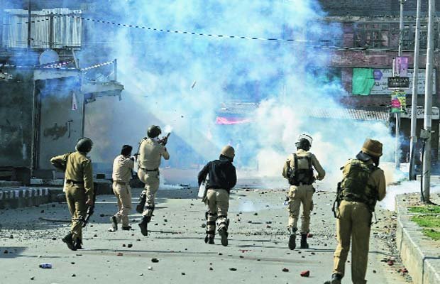 Kashmir Valley, Jammu Kashmir Narbal, Jammu Kashmir violence, Masarat Alam, Hurriyat Conference, Syed Geelani, Jammu Kashmir News