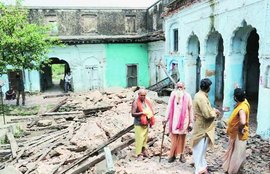 Earthquake In Uttar Pradesh, UP Earthquake, Akhilesh Yadav, Narendra Modi, Akhilesh Talk Modi, Earthquake, Lucknow, Noida, Amethi, Varanasi, Earthquake News
