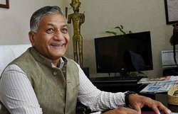 वीके सिंह की विवाद की बोली