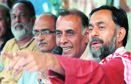 AAP, AAP rebels, Swaraj Abhiyan, Aam Aadmi Party, Yogendra yadav, Prashant Bhushan, Anand Kumar, AAP PAC, AAP chief, Arvind Kejriwal, Kejriwal AAP, Delhi news, NCR news, India news, top Stories