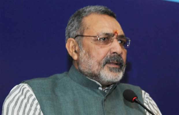 केंद्रीय मंत्री गिरिराज सिंह,कांग्रेस अध्यक्ष सोनिया गांधी,गोरा रंग,रंगभेदी टिप्पणी,Giriraj Singh,Sonia Gandhi,Racial comment