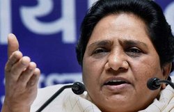 शिवसेना को केन्द्र सरकार से बाहर करने के लिए मायावती ने की मांग