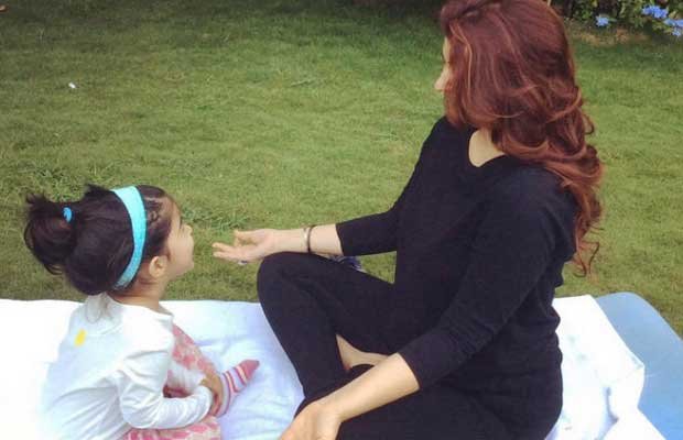 Twinkle Khanna, Akshay Kumar, Nitara, Twitter