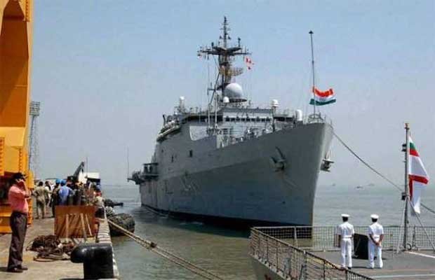 यमन में बमबारी, यमन में भारतीय, भारतीय नौसेना, यमन में फंसे भारतीय, Yemen, Indian Navy, Yemen evacuation, Indians evacuated, Indians in Yemen, Rescude Indians from Yemen