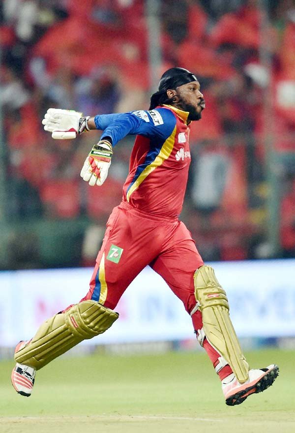 क्रिस गेल, क्रिस गेल शतक, क्रिस गेल फोटो, रॉयल चैलेंजर्स बेंगलूर, Chris Gayle, Chris Gayle Batting, Chris Gayle Century, Chris Gayle Ton, Chris Gayle Dance, Chris Gayle IPL, IPL 8, IPL 2015, IPL News