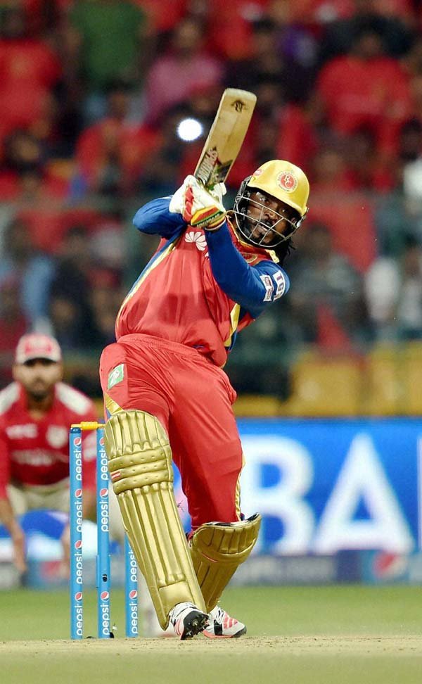 क्रिस गेल, क्रिस गेल शतक, क्रिस गेल फोटो, रॉयल चैलेंजर्स बेंगलूर, Chris Gayle, Chris Gayle Batting, Chris Gayle Century, Chris Gayle Ton, Chris Gayle Dance, Chris Gayle IPL, IPL 8, IPL 2015, IPL News