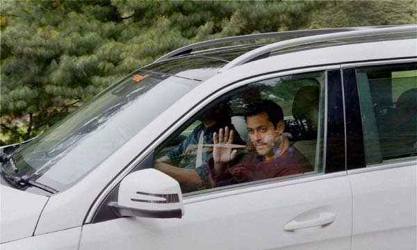 सलमान खान, हिट एंड रन केस, हिट एंड रन मामला, हिट एंड रन सलमान, salman khan, hit and run case, hit and run, salman khan hit and run, hit n run, hit n run case, salman, salman khan cases, salman khan court, salman, actor salman khan, salman khan controversies, entertainment news