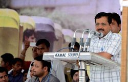 केजरीवाल ने मोदी से कहा: शहर की सरकार को स्वतंत्र रूप से काम करने दें