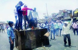 गुर्जर आंदोलन, आगरा-जयपुर राष्ट्रीय राजमार्ग, जाम,रेलमार्ग, gujjar, gujjar protest, gujjar news, rajasthan gujjar, rajasthan gujjar protest, rajasthan protest, Gujjar Arakshan Sangharsh Samiti, india news