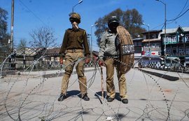 हुर्रियत कॉन्फ्रेंस, हुर्रियत की रैली, हुर्रियत रैली कश्मीर, मीरवाइज उमर फारूक, हुर्रियत अध्यक्ष, मीरवाइज मोहम्मद फारूक, अब्दुल गनी लोन, Hurriyat Conference, Mirwaiz Umar Farooq, Kashmir, Hurriyat Rally Kashmir, Abdul Ghani Lone, JK News, Kashmir News, Hurriyat Conference News