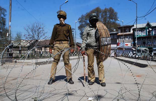 हुर्रियत की रैली से पहले श्रीनगर के कुछ इलाकों में प्रतिबंध