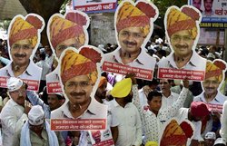 जो क़ानून नागवार था, उसी के पक्षधर बन गए केजरीवाल