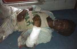 पश्चिम बंगाल, कोलकाता लोकल ट्रेन ब्लास्ट, कोलकाता, टीटागढ ट्रेन धमाका, देसी बम, टीटागढ स्टेशन, क्रूड बम विस्फोट, ट्रेन में ब्लास्ट, titagarh train explosion, titagarh local train explosion, titagarh station, explosion in train, sealdah main line, kolkata sub urban train, sealdah station, titagarh local train, breaking news, Kolkata news, West Bengal news, india news