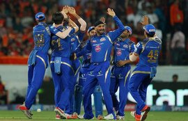 मुंबई इंडियंस, सनराइजर्स हैदराबाद, आईपीएल 8, MI Beat SRH, MI vs SRH, MI vs SRH Score, MI vs SRH Scorecard, Mumbai vs Hyderabad, Mumbai in Playoff,IPL Playoff, IPL 8, IPL 2015,IPL News