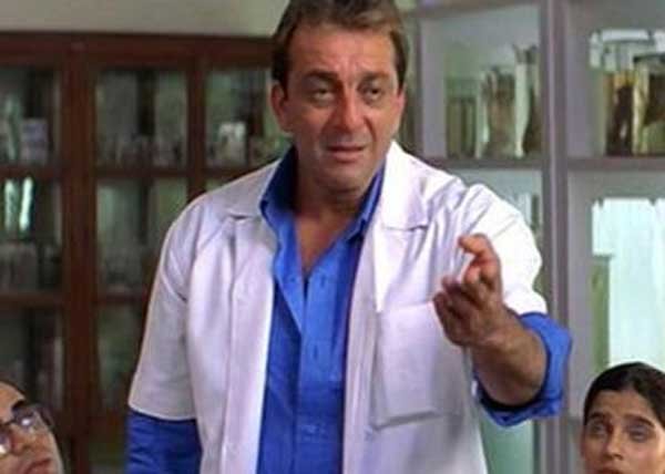 ऐसा पहली बार होगा जब परीक्षा में अभ्यर्थियों को बाहर से पेन ले जाने की इजाजत नहीं होगी।